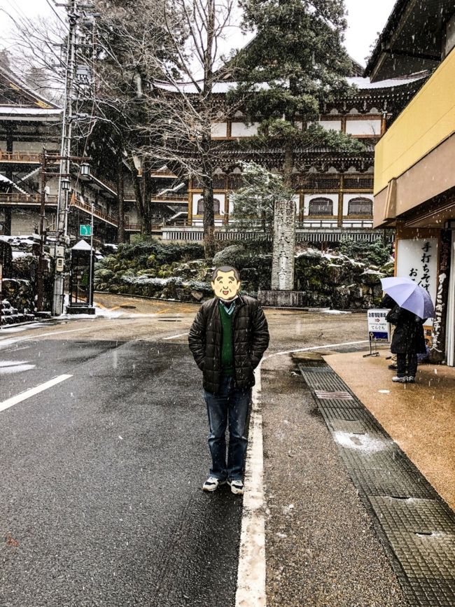 永平寺にて、うちのオヤジ殿。