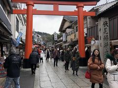 伏見稲荷　神幸道（裏参道）　鳥居

京阪伏見稲荷駅から伏見稲荷に続く道。

※JR奈良線稲荷駅からだと表参道