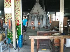 琉球ガラス村の高温の窯
まわりも暑かったです。
グラスを作りました。
