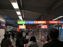 ワルシャワ空港に到着