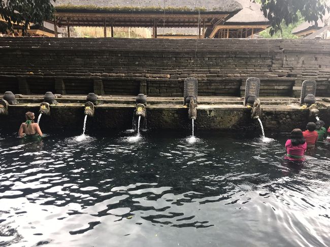 聖水を浴びる順番があるそうです