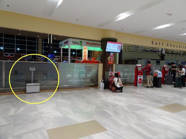 となりに　はかり　もあります。<br /><br />エアアジア　事前に機内持ち込み手荷物への調整等に旅行用携帯はかりは必須品です。<br />