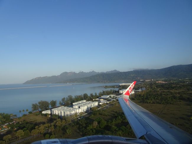 ケーブルも見えます。