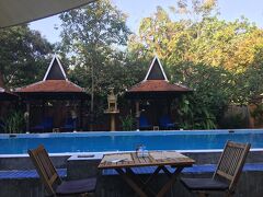 　ホテルに着いたのは夜の１２時近くになりました。シャワーを浴びてゆっくり寝ました。街の真ん中にあるにもかかわらず、静かなところでした。