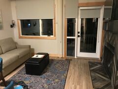 さて、ホテル。TUNNEL MOUNTAIN RESORT
一家がみんなで泊まれます。