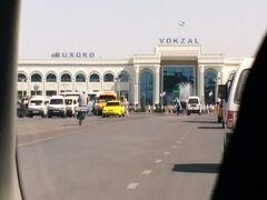 ブハラのカガン駅が見えてきました。
Bukhara Station (KogonStation)

さてお次はいよいよサマルカンド。

そのお話は、また次の旅行記に書きたいと思います。
では！


