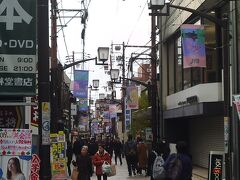 小西さくら通り商店街

タバコも吸ったし、次に昼食を摂ります。そして、その後、新薬師寺に向かいます。