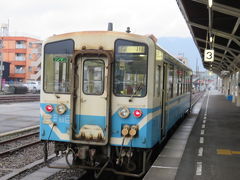 １月６日。お昼前の宇和島駅。
これからたった１両のディーゼルカーに乗ってしまんとグリーンライン予土線の旅がスタートです。