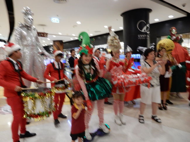 デパートの宣伝 部隊。