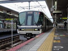 奈良駅で接近メロディーを少し収録した後、京都へ移動するため、「大和路快速」に乗車します。

大和路快速は、奈良線を通る古都奈良・京都を結ぶJRの速達列車です。

それでも、新快速のように130km/hは出せないので、1時間ほどかかります。

JR西日本の接近メロディーを生で初めて聞きましたが、神曲ですね(笑)