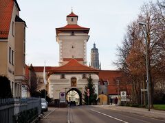 ライムリンガー門/Reimlinger Tor
駅からちょっと遠回りしてしまいました。
奥には
聖ゲオルク教会/St.-Georgs-Kirche