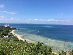 知念岬の絶景、海がとってもきれい。