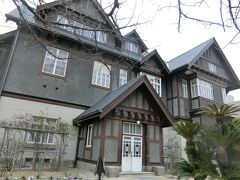 旧門司三井倶楽部。大正10年(1921)に三井物産の接客・宿泊施設として建築。