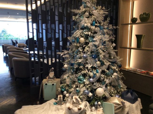 ■２日目（12月30）～4日目（1月2日）<br />ボロブドゥール遺跡近くの「サラスワティホテル」からマリオットに移動しました。<br />タクシー利用で300,000ルピア（約2,300円）でしたが、渋滞のため2時間かかりました。<br />SPG AMEXカードのおかげで、ラウンジにてチェックイン。