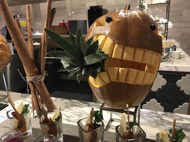 日本ではあまり見かけない飾り付けです。