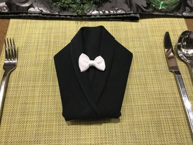 スーツ風？のテーブルナプキン。