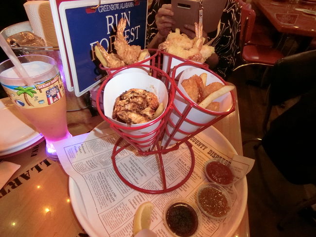 たったこれだけなのに、全部食べられなかった。<br />お腹いっぱい(^◇^;)<br /><br />さぁ帰りましょう。<br /><br />今日はたくさん歩いて、私は疲れました。<br />母は私より元気！何で？