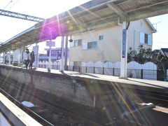 和歌山駅を出て二駅目、日前宮駅で途中下車

ここには日前神宮と国縣神宮と言うのがあるらしい

それと地元で人気のブラジリアンという喫茶店もあるらしい

ちなみに、お寺とか神社とかたまに行くけど実は信仰心はかなり薄い人です

信仰心で行くのではなく、その荘厳な雰囲気が好きで行ってます