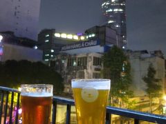 21:40　クラフトビール＠ROGUE SAIGON
夜風に吹かれ、サイゴンスカイデッキと満月を眺めながら飲むビールは最高！！