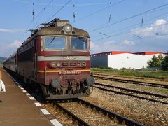 18時前。ようやく電車の時間になりました。ブルガリア、電車の時刻はほぼ正確なようです。