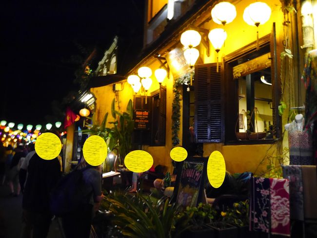 川沿いのカフェもおしゃれ～。