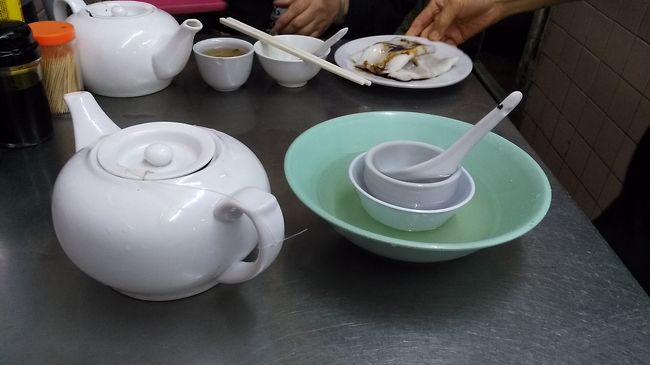 まずはポーレイ茶。