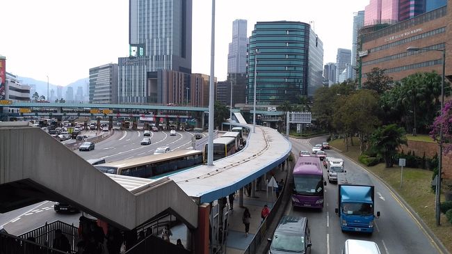 ハーバートンネルというバス停で降りました。<br />今日はインスタ映えスポットめぐりです。<br />あ、ばばじはインスタやってませんけどね。