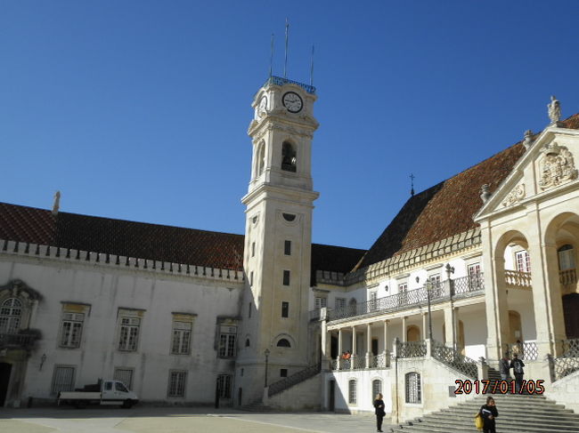 コインブラ大学旧校舎。ラテンの回廊、帽子の間　図書館などがあります。