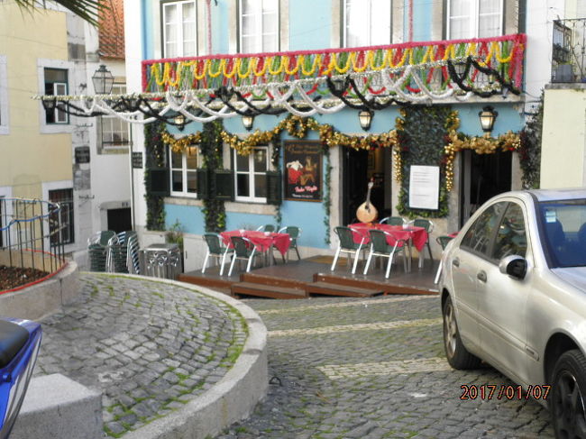 アルファマ地区　ファドの演奏の聴けるレストラン