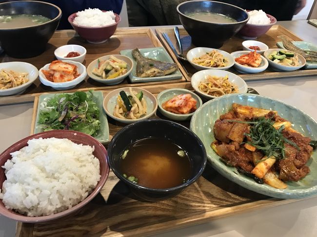 私は、本日のランチ。<br /><br />豚の辛炒め 的な物を。<br /><br /><br />