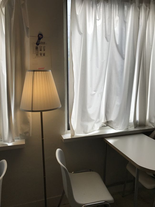 <br />カフェのオープン時点でA'REX乗車時間まで1時間弱。<br /><br />オープン待ちして2組目。<br />なかなかオーダー品が出てこない。<br />焦る焦る。<br /><br />1～3日までお休みで帰国日からしか営業してなかった。