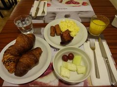 2019/1/3
ボローニャ滞在最後の朝。まずはホテルで朝食をとりました。
前日とあまり変わり映えしない食卓です…。