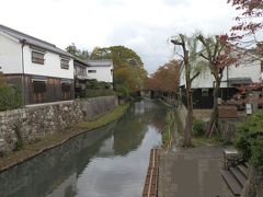 　「八幡堀石畳の小路」です。八幡堀沿いに蔵が建ち並び、近江商人の栄華が偲ばれます。