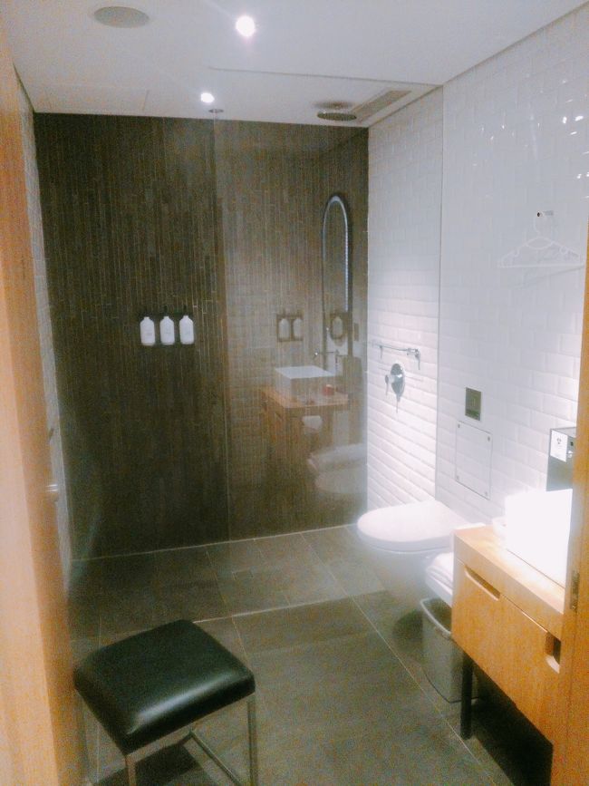 シャワールームの中です