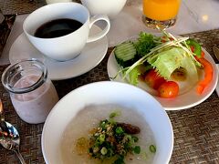 前の旅行記
【No.5】https://4travel.jp/travelogue/11444136


7日目、チェンマイの朝です。
朝食はお粥を頂きました。