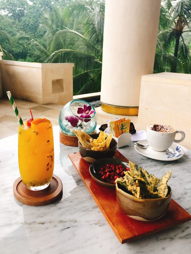 何というジュースを頼んだか忘れてしまいましたが、酸味があってプチプチしたものが入っています。<br />飲み物を頼むと３種類のスナックがついてきましたが、こちらも美味しかったです。