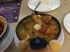 新口岸葡国餐
チキンのカレー鍋
カレーラーメンが食べたかったので似てるこのレストランに入りました。何よりビールが美味しかったよー歩き疲れた。