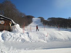 10時に青森駅前を出発するバス「みずうみ702号」に乗車して、約1時間半後、八甲田山ロープウェイ駅に到着します。
ちなみに、八甲田山ロープウェイは、悪天候や強風のときは運行されないので、当日朝まで、本当に行けるかわかりませんでした。もし、運休の場合は、同じバスで酸ヶ湯温泉（終点）まで行って、温泉に入ってくるという代替案を考えていました。