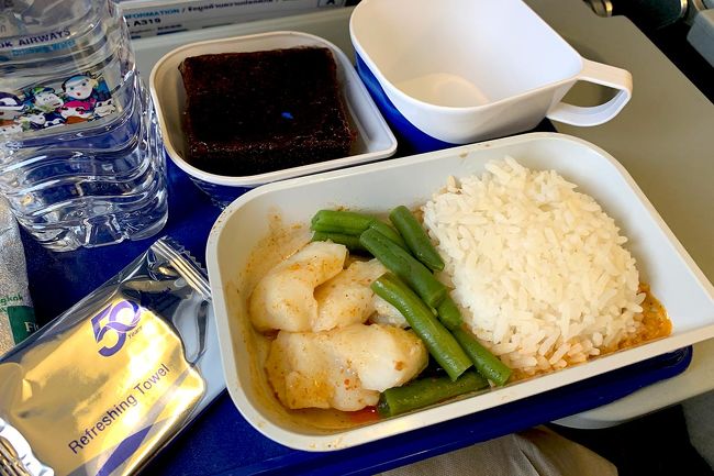 チェンマイ→バンコク便の機内食です。<br />フィッシュカレー。<br />美味しかった！