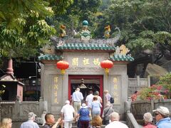 媽祖閣廟は観光客がいっぱいです。