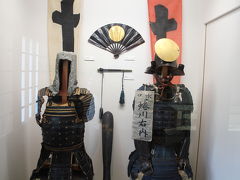 資料館の内部は、水口城の歴史や甲冑などが展示されていました。
資料館の入場料は100円ですが、歴史民俗資料館（入場料150円）との共通券は200円です。
