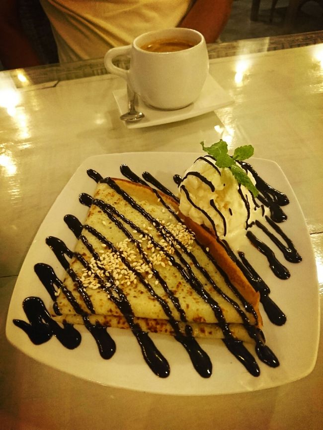 「La Brasserie」<br /><br />クレープはゴマがアクセントになって香ばしくて美味しかったです。