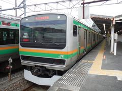 小田原駅で特急踊り子号を退避します。やっと乗っていた電車の正面写真が撮れました。