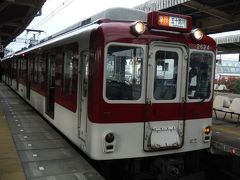 伊賀の山中までは急行電車として駆け抜けましたが、伊賀に入るとローカル各駅停車に変身、のんびりと走りました。伊勢に入るところで乗り換えます。