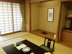 花乃丸にチェックイン。露天風呂付きの部屋にしました。