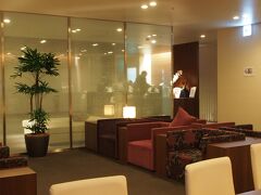 久し振りにＡＮＡで石垣に行く事に
但し、出発時間がやたらと早いので、
一度利用してみたいと思っていた高級？
カプセルホテル「ファーストキャビン」に
宿泊してみました

第１ターミナル内にあるカプセルホテルで
第２ターミナルまでも直ぐなので明日は楽チン