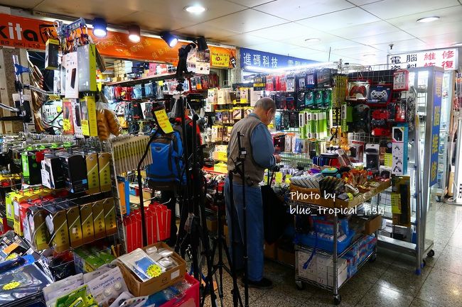 G階に小さな電気屋さんが沢山集まっています。香港の秋葉原、深水ポーを凝縮した感じ。