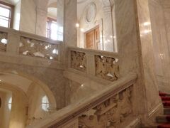 皇帝の階段。その先には、シシィ博物館があります。
シシィとは、ミュージカルになっている有名なオーストリア皇后エリザベートの愛称。