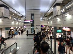 16:18

Outram Park駅に到着。
ここでノース イースト線に乗り換え、

さらにこの先のチャイナタウンでダウンタウン線に乗り換えて、