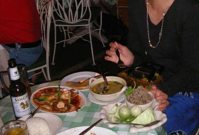 100Bでチケットを購入。食後のスィート分も含めてこれで足りた。<br />